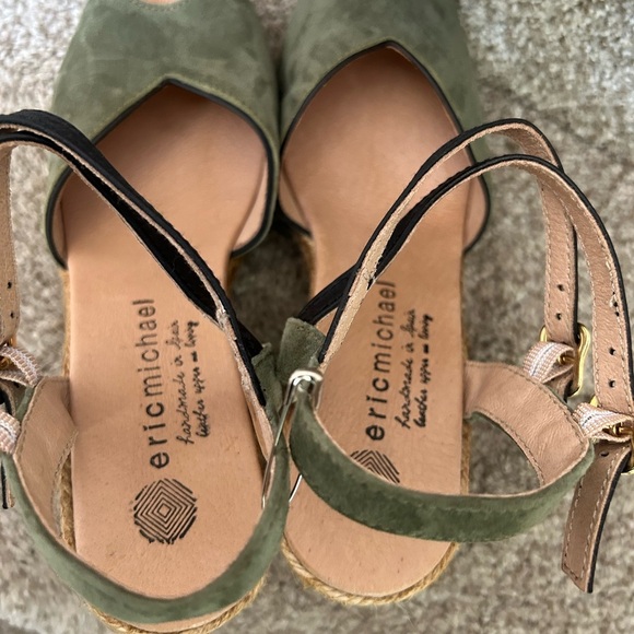 NWOT Eric Michael espadrille wedge. Olive green leather peep toe. Made in Spain. - Picture 5 of 11